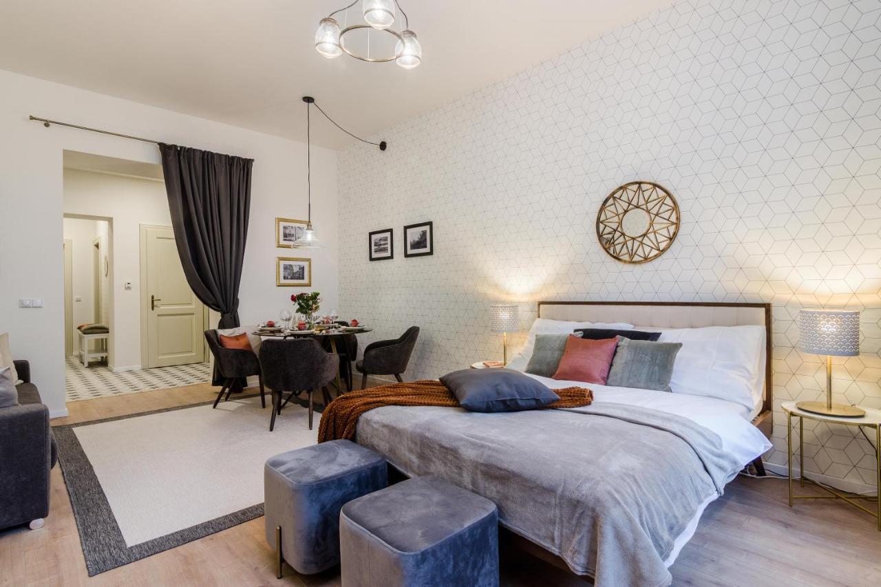 Royal Apartments Prague By Michal&Friends エクステリア 写真
